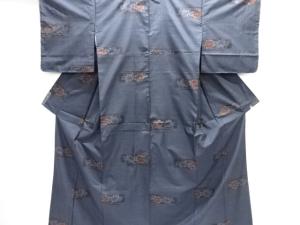 未使用品　横段に花模様織り出し本場泥大島紬着物(7マルキ)